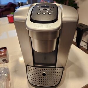 Keurig In Brand New Condition 48 Oz